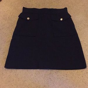Black skirt with front pockets